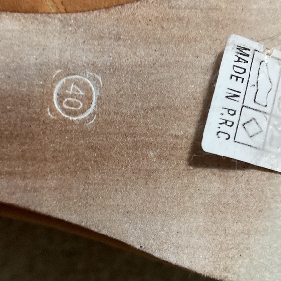 Embroidered boots - Picture 4 of 4